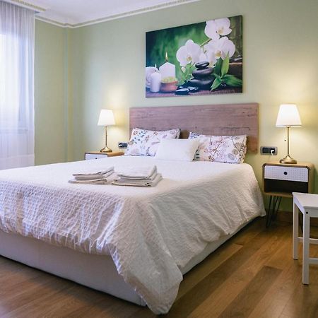Alojamiento Urabain Apartment Allo ภายนอก รูปภาพ