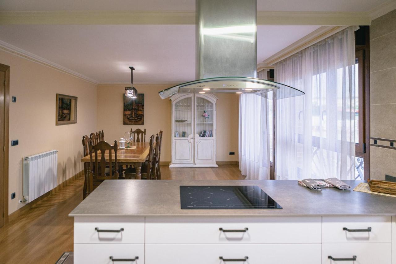 Alojamiento Urabain Apartment Allo ภายนอก รูปภาพ