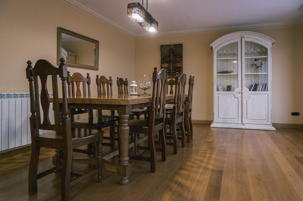 Alojamiento Urabain Apartment Allo ภายนอก รูปภาพ