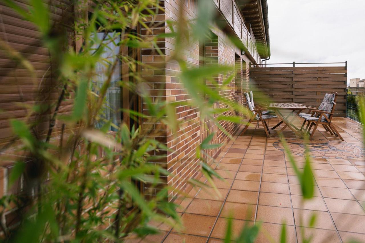 Alojamiento Urabain Apartment Allo ภายนอก รูปภาพ